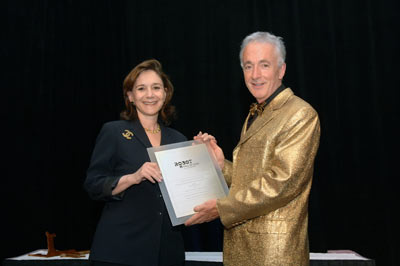 Sherry Turkle receives DAVID’s Plaque from Anthony Daniels